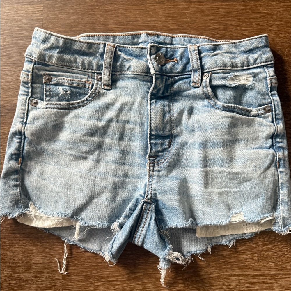 American Eagle denim Shorts Distressed Light Wash, high waisted, lace pockets 4